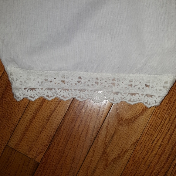 🆕️White linen shorts - Picture 3 of 6